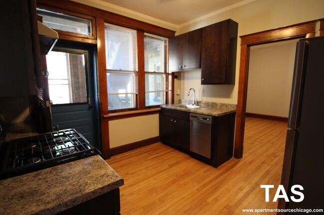 2653 N Harding Ave in Chicago, IL - Building Photo - Building Photo