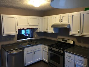 11151 Bayridge Circle East in Indianapolis, IN - Foto de edificio - Building Photo