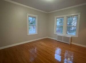 7 Pearl St, Unit 3 in Somerville, MA - Foto de edificio - Building Photo