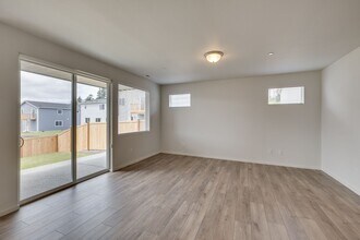 8453 32nd St NE in Marysville, WA - Building Photo - Building Photo