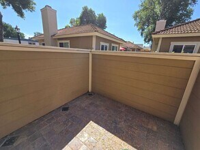 10725 Lisa Meadows Dr in Santee, CA - Building Photo - Building Photo