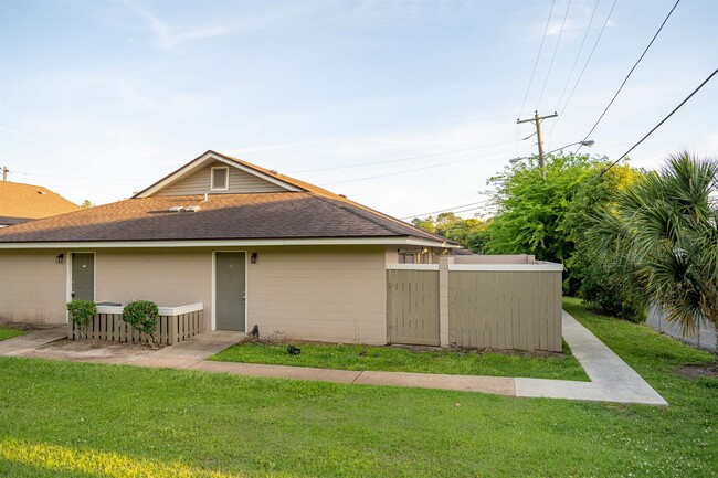 property at 2241 W Pensacola St