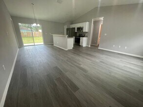 6044 NW 65th Pl in Ocala, FL - Building Photo - Building Photo