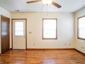 1702 W Cypress St in Rogers, AR - Building Photo - Building Photo