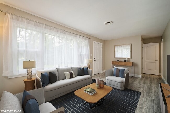 685 Anthony Trail in Northbrook, IL - Building Photo - Building Photo