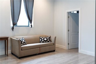 847 State St-Unit -ROOM in New Haven, CT - Building Photo - Building Photo