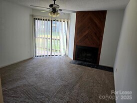 4524 Sharon Chase Dr in Charlotte, NC - Building Photo