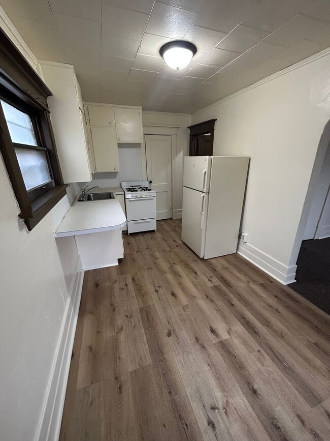 property at 420 Sunnyside Ave