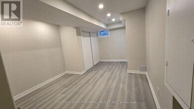 3069 Pharmacy Ave in Toronto, ON - Building Photo - Building Photo