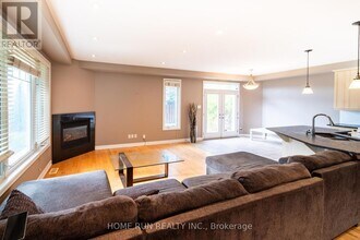 46 St Helen's Pl in Ottawa, ON - Building Photo - Building Photo