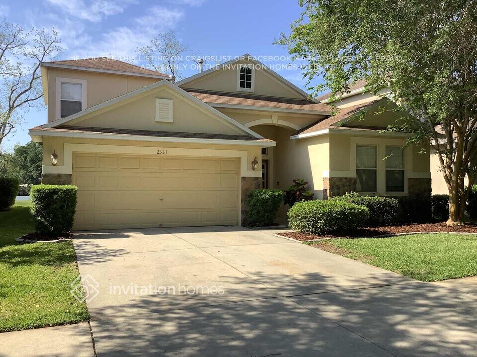 2531 Peekskill Rd in Valrico, FL - Building Photo
