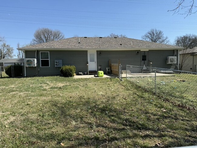 3310-3312 S Connecticut Ave in Joplin, MO - Building Photo - Building Photo