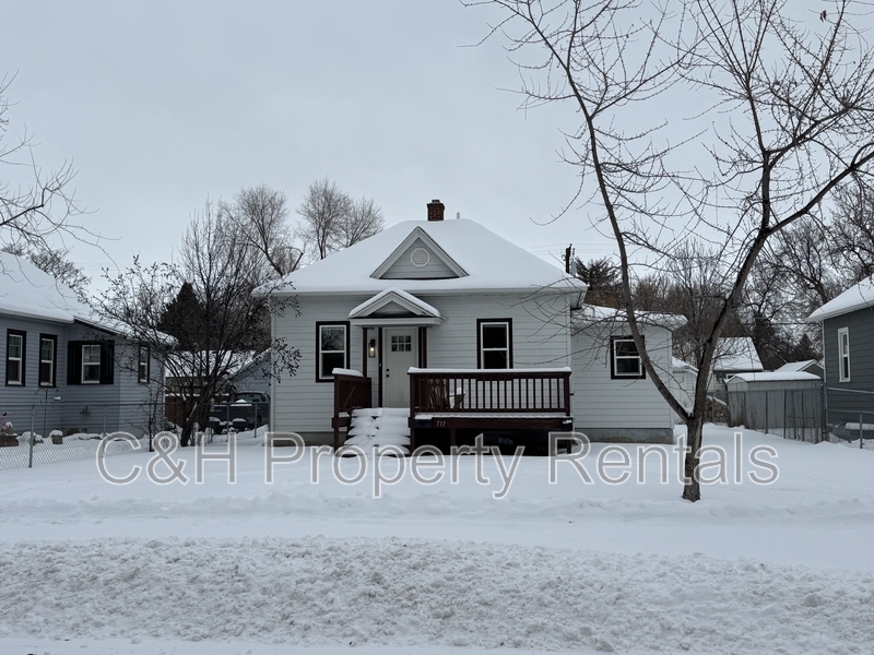 711 Wyoming Ave in Billings, MT - Building Photo