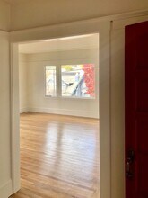 487 Fairbanks Ave in Oakland, CA - Foto de edificio - Building Photo