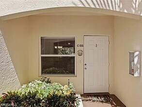 1096 Woodshire Ln in Naples, FL - Building Photo - Building Photo
