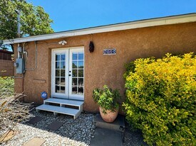 1525 Edith Blvd NE in Albuquerque, NM - Building Photo