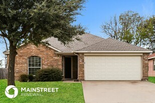 1723 Katrina Ln in Lancaster, TX - Building Photo