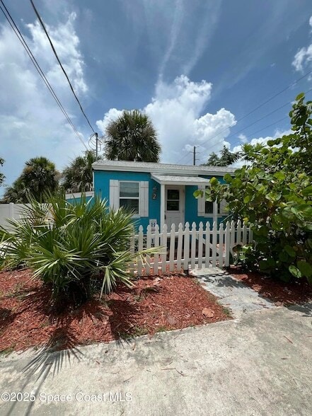 2179 Pineapple Ave, Unit 2 in Melbourne, FL - Building Photo - Building Photo