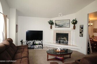 17925 Beaujolais Dr in Anchorage, AK - Building Photo - Building Photo
