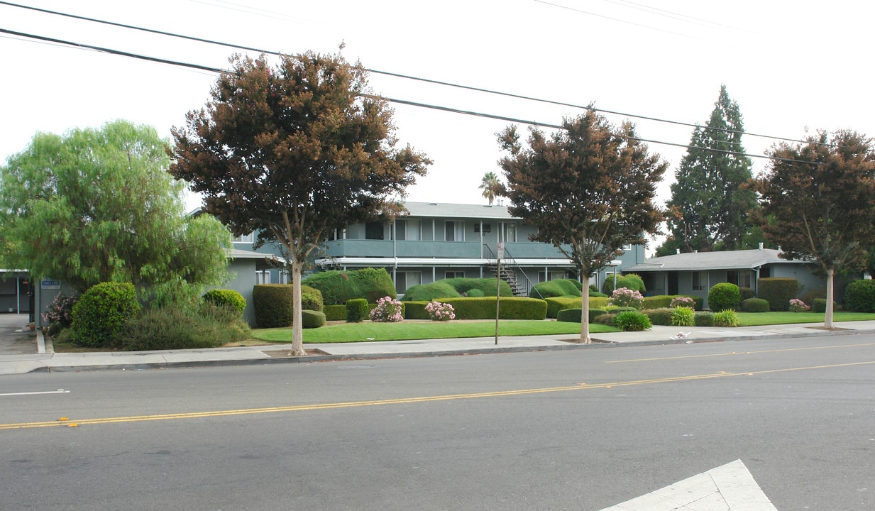 Laurel Manor in Sunnyvale, CA - Foto de edificio