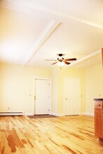 51 N Champlain St in Burlington, VT - Foto de edificio - Building Photo