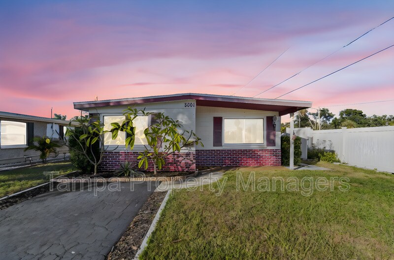 5801 Emerson Ave S in St. Petersburg, FL - Building Photo