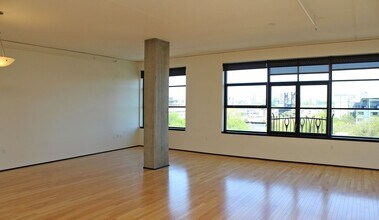 333 NW 9th Ave in Portland, OR - Building Photo - Building Photo