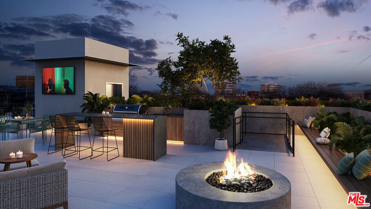 1500 S Barrington Ave-Unit -100d in Los Angeles, CA - Building Photo