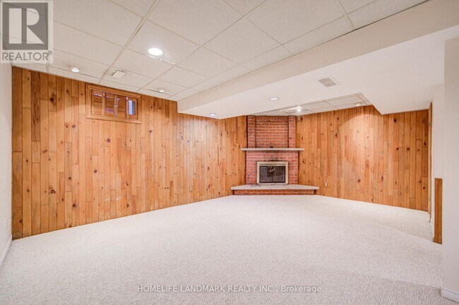 319 Hillside Dr in Mississauga, ON - Building Photo - Building Photo