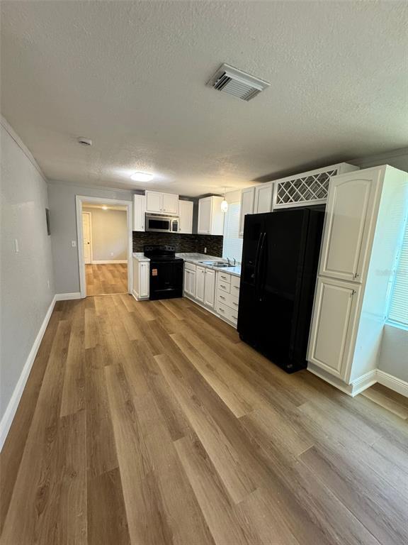 property at 1320 S Oleander Ave
