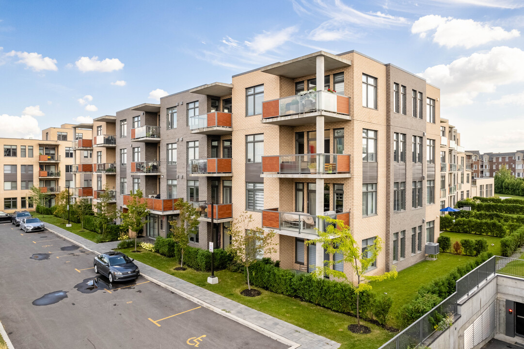 3950 Claude-Henri-Grignon Rue in St. Laurent, QC - Building Photo