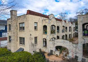 Le Madre Arms in Atlanta, GA - Building Photo - Primary Photo