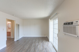 Mountain View Apartments in Concord, CA - Foto de edificio - Interior Photo