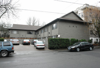 2146 NW Hoyt St in Portland, OR - Building Photo - Building Photo