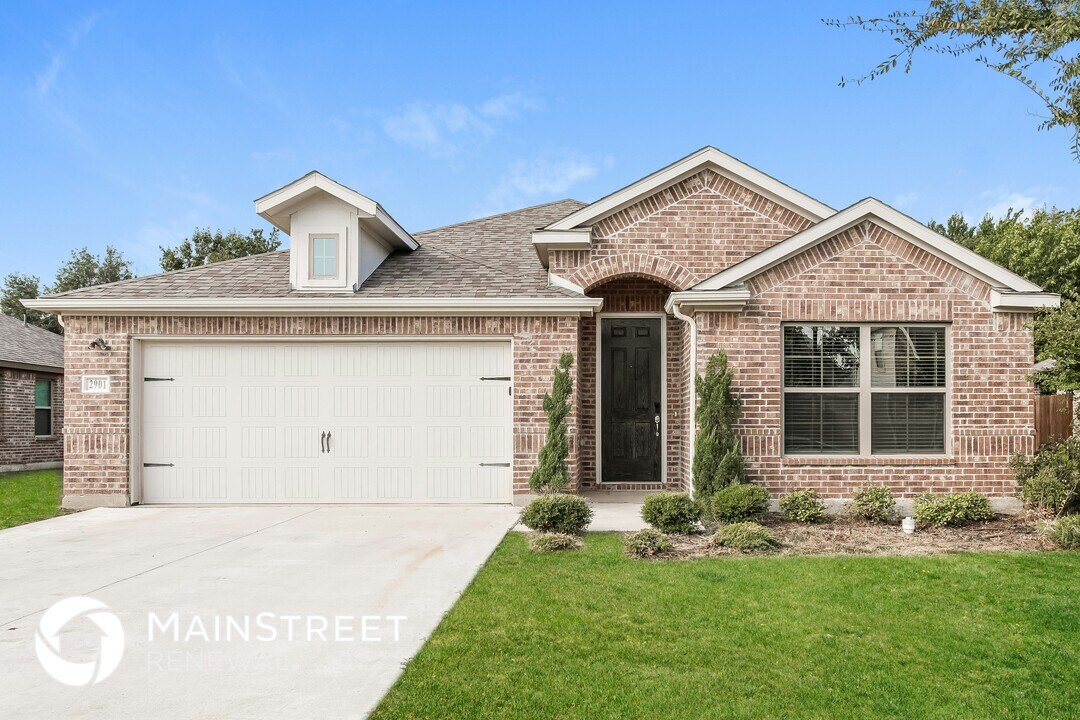 2901 Megan St in Denton, TX - Building Photo