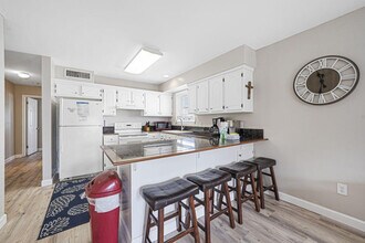 1476 W Lagoon Ave in Gulf Shores, AL - Building Photo - Building Photo