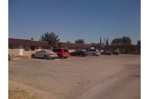 The Albany Apartments in Delano, CA - Building Photo - Building Photo