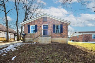 140 Levy Rd in Paris, KY - Building Photo