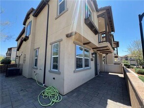 45421 Calle Cirros in Temecula, CA - Building Photo - Building Photo
