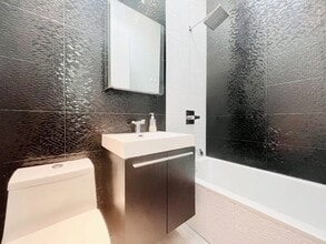 105 Weirfield St in Brooklyn, NY - Building Photo - Building Photo