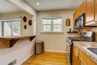 16 Castle Dr in Berkeley Heights, NJ - Building Photo - Building Photo