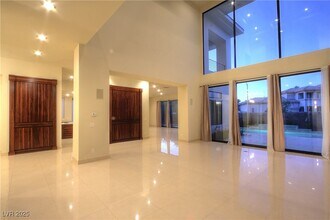 7526 Yonie Ct in Las Vegas, NV - Building Photo - Building Photo