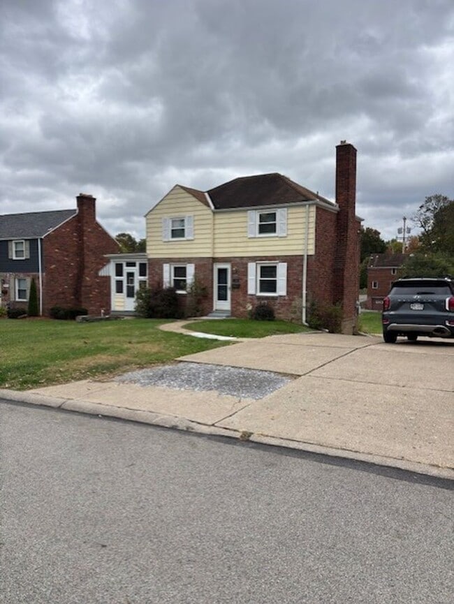 5309 Fieldcrest Dr in Pittsburgh, PA - Building Photo - Building Photo