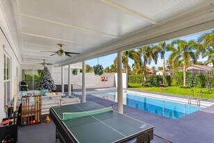 11647 Anhinga Dr in Wellington, FL - Building Photo