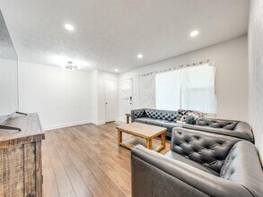 3136 Colchester Dr in Farmers Branch, TX - Building Photo - Building Photo