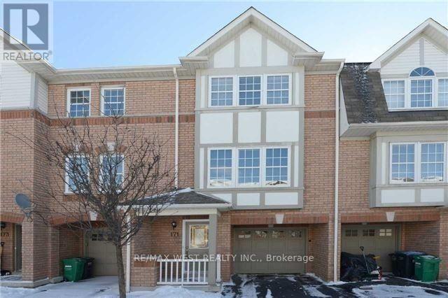 3030-3030 Breakwater Ct in Mississauga, ON - Building Photo