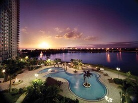 2681 N Flamingo Rd in Sunrise, FL - Building Photo