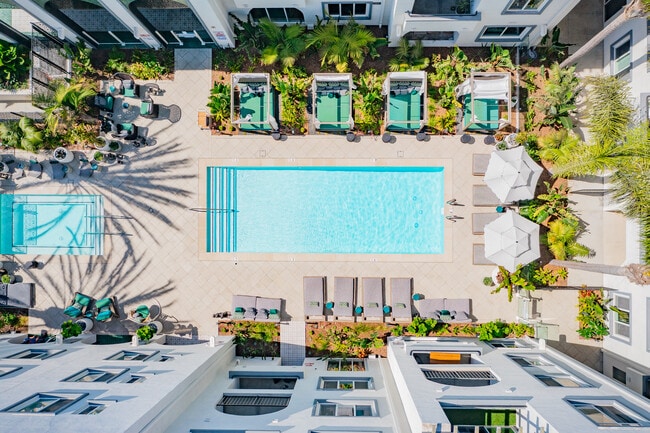 Reveal Playa Vista in Los Angeles, CA - Foto de edificio - Building Photo