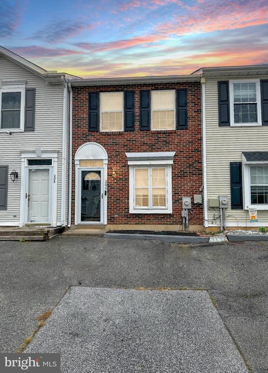 property at 208 Fieldstone Ln