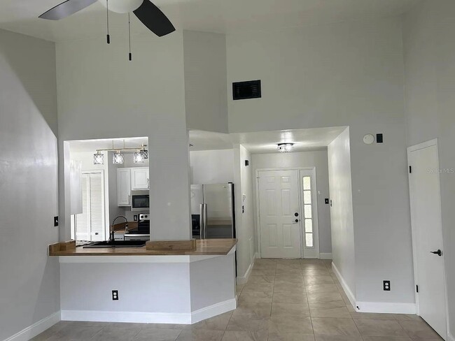 125 Spanish Moss Ct in Orlando, FL - Foto de edificio - Building Photo